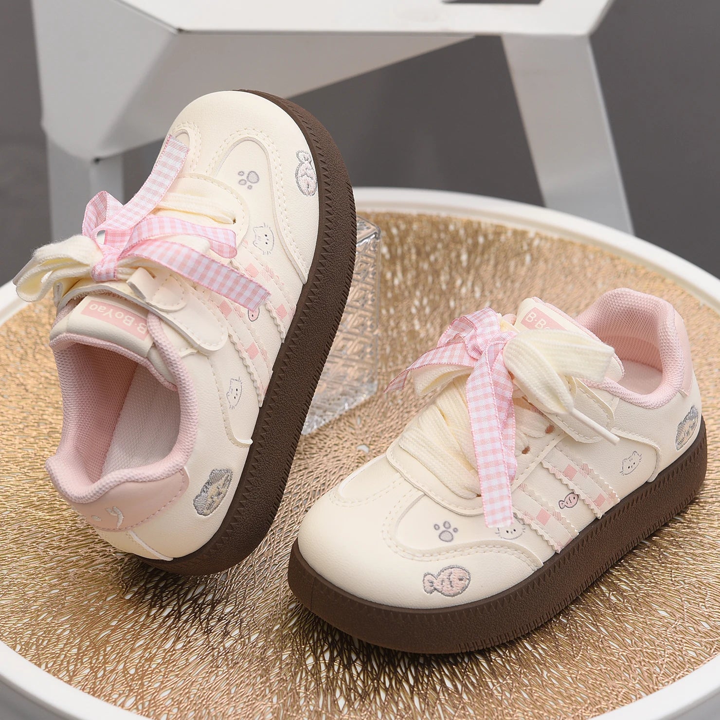 Girls' board shoes 2026 Spring and Autumn new children's casual shoes, elementary school sports shoes, anti slip soft soled litt