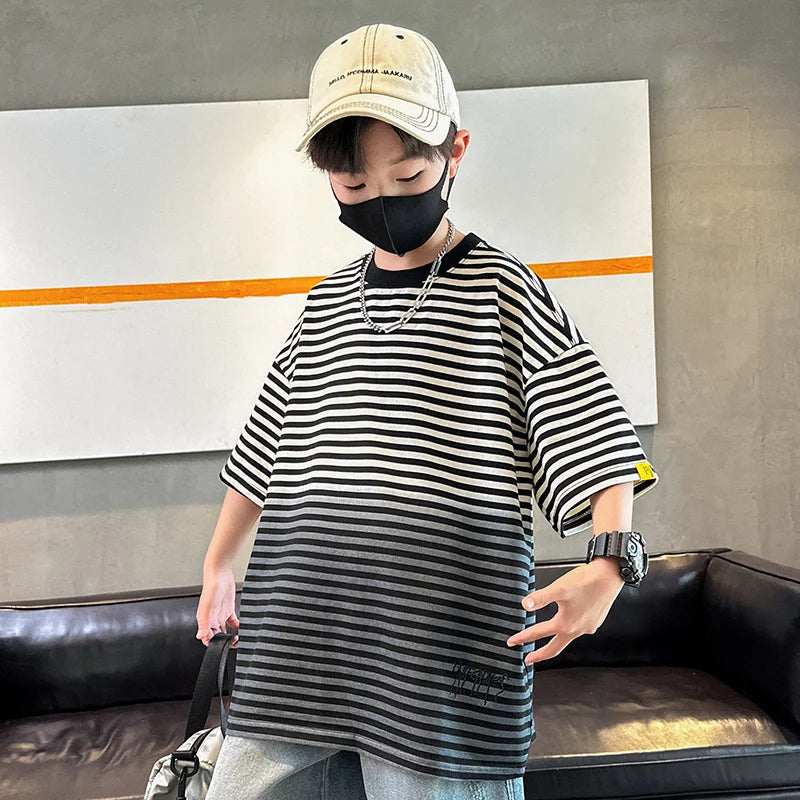 New Boys Shorts Sleeve Striped T-Shirt For Kids Luxury Clothes Casual Cotton Gradient Tshirts Children Summer Tee Top Outfits
