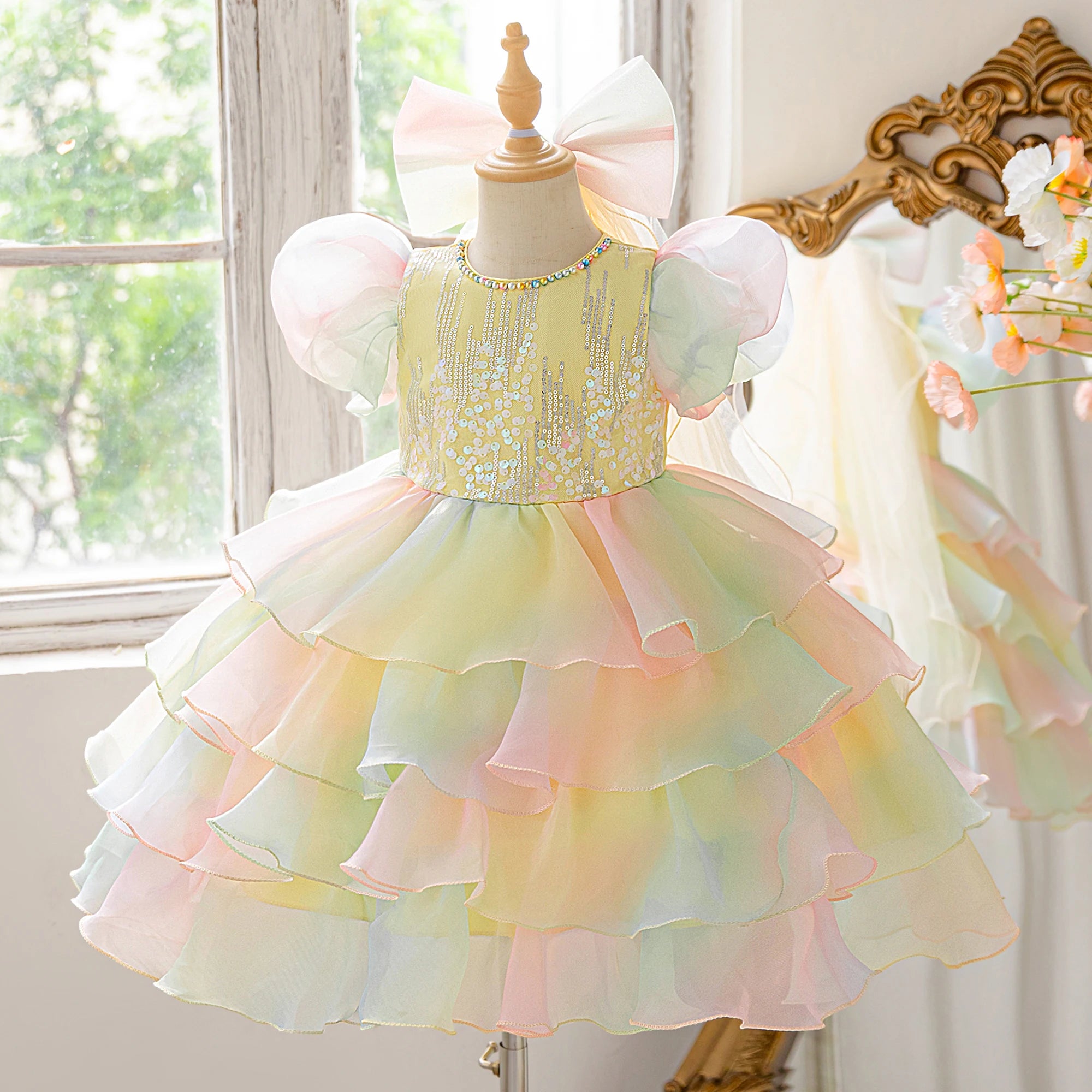 Girls dresses light yellow dresses suitable for birthday party princess dresses as well as prom and graduation ceremonies