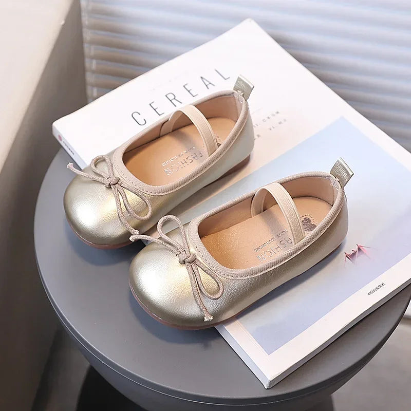 Girls Dance Shoes Round Toes Simple Bow Kids Leather Shoes Slip-on Soild Color Versatile 2025 Brand New Children Flats MaryJanes