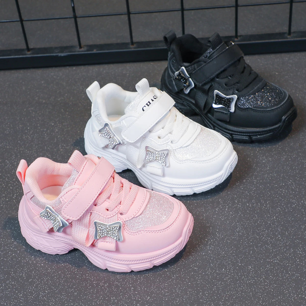 Fashionable Casual Shoes for Boys and Girls, Comfortable Sneakers with Velcro and Sequins, Solid Color Children's Shoes