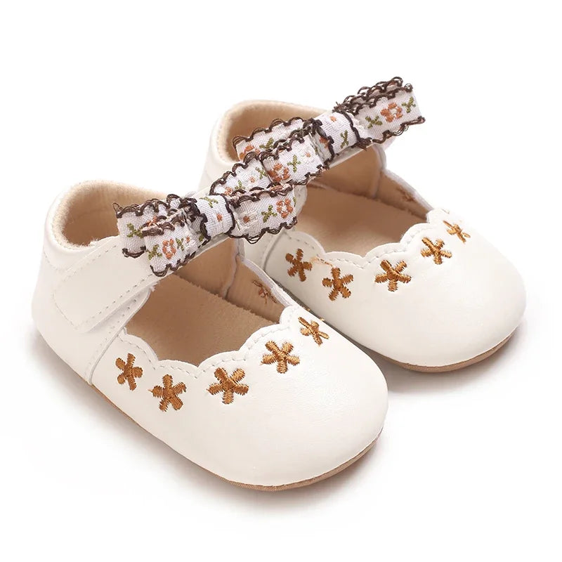 Baby girl princess shoes cute and breathable bow for young children anti slip flower casual sports shoes baby soft soled shoes