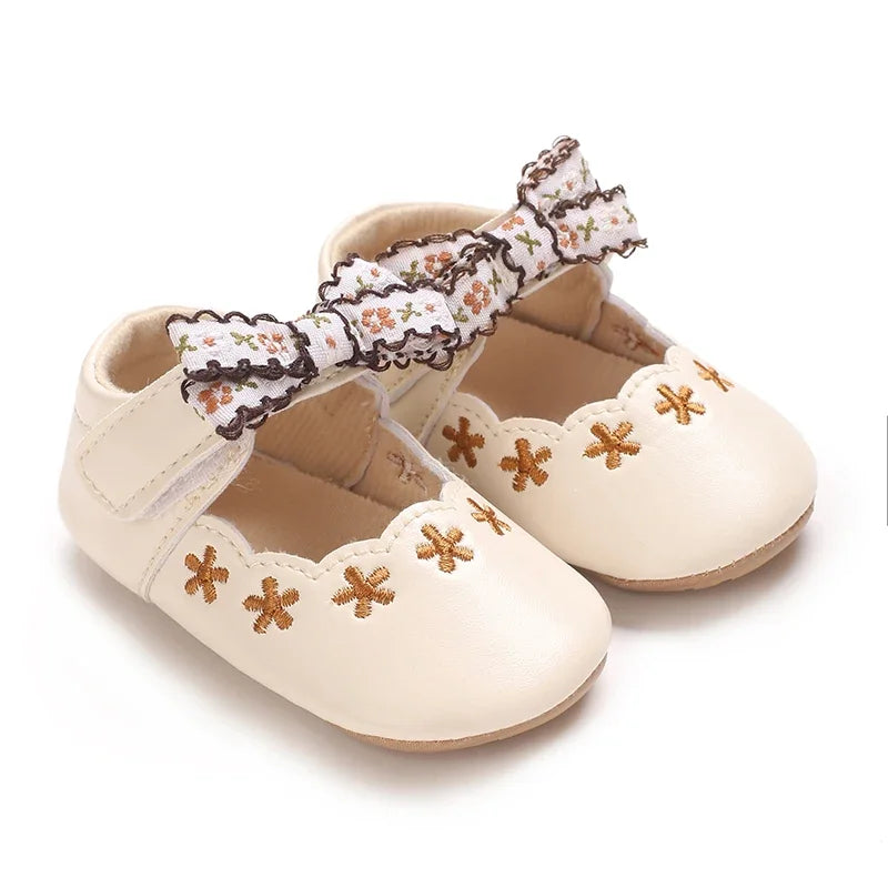 Baby girl princess shoes cute and breathable bow for young children anti slip flower casual sports shoes baby soft soled shoes
