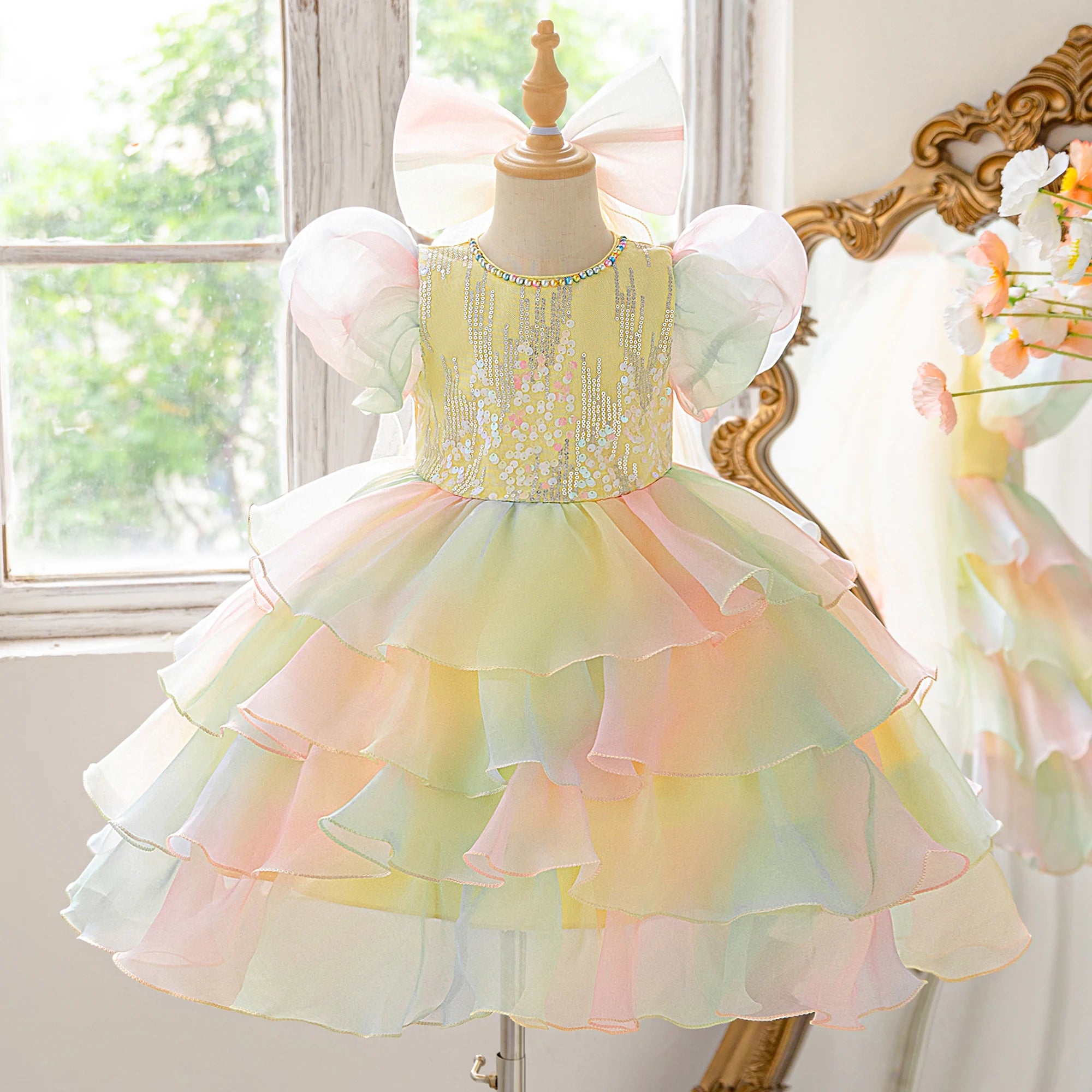 Girls dresses light yellow dresses suitable for birthday party princess dresses as well as prom and graduation ceremonies