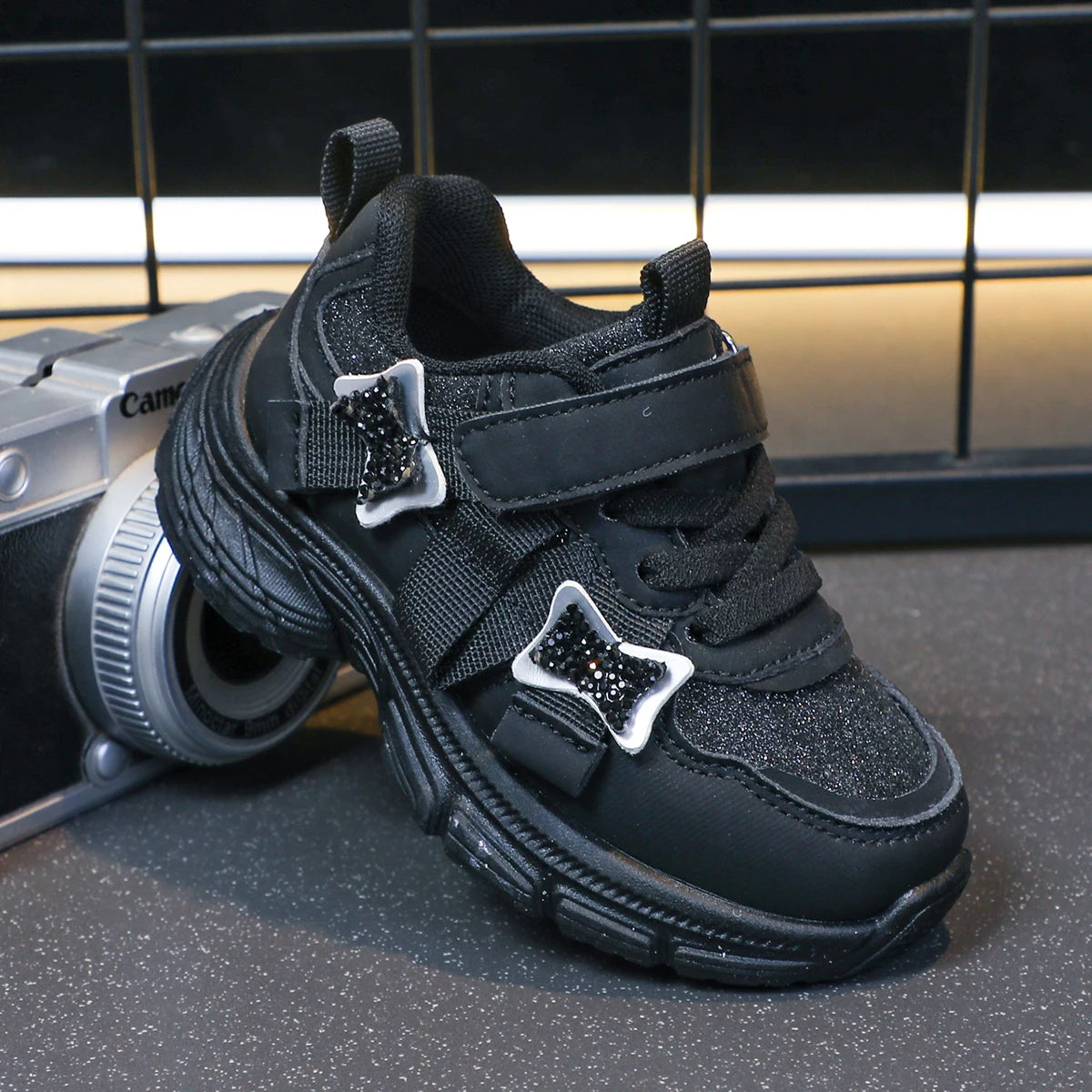Fashionable Casual Shoes for Boys and Girls, Comfortable Sneakers with Velcro and Sequins, Solid Color Children's Shoes