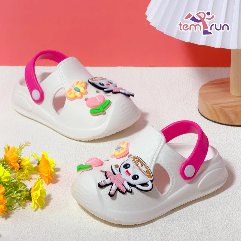 Girls' Slippers with Cute Charms Summer Garden Shoes Beach Sandals Non-slip Breathable Clogs for Girls Indoor & Outdoor Footwear