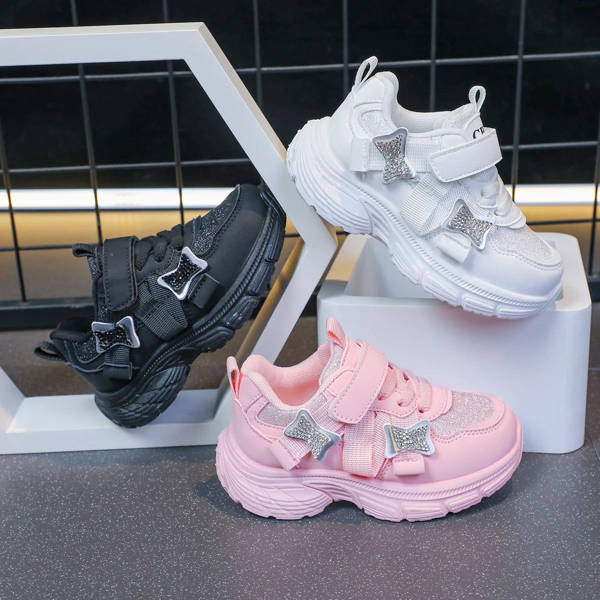 Fashionable Casual Shoes for Boys and Girls, Comfortable Sneakers with Velcro and Sequins, Solid Color Children's Shoes