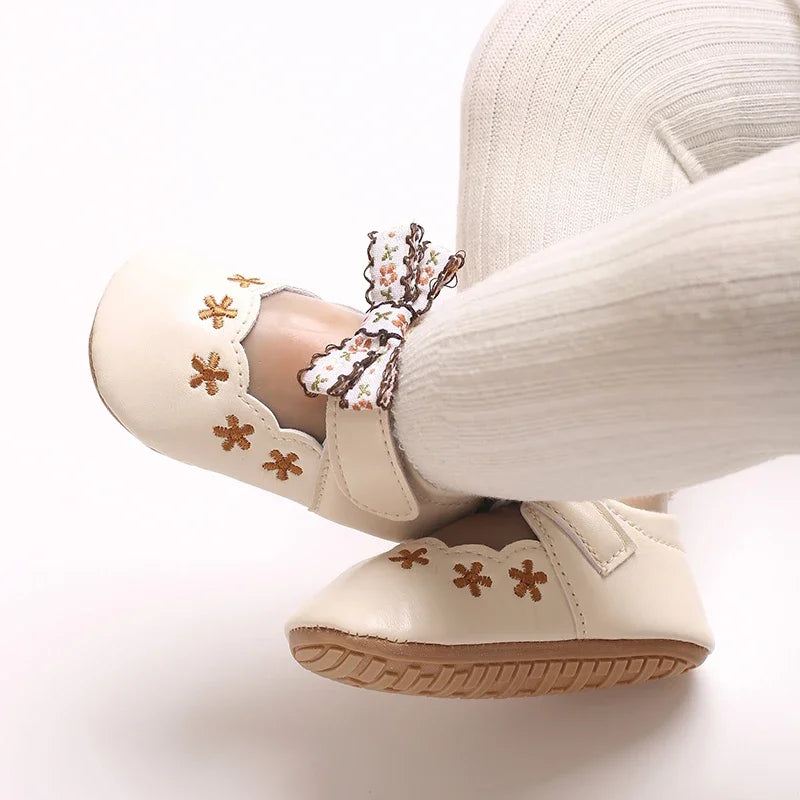 Baby girl princess shoes cute and breathable bow for young children anti slip flower casual sports shoes baby soft soled shoes