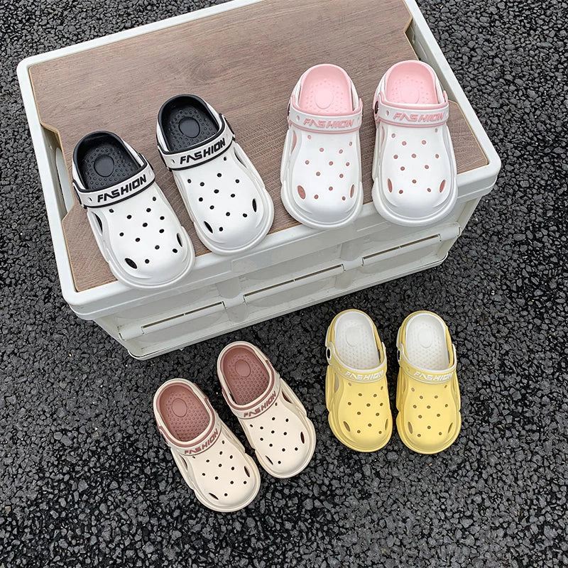 Children's Croc Shoes Summer New Style Boys' Non-Slip Soft Sole Sandals for Older Boys and Girls Two-Way Wear Slippers