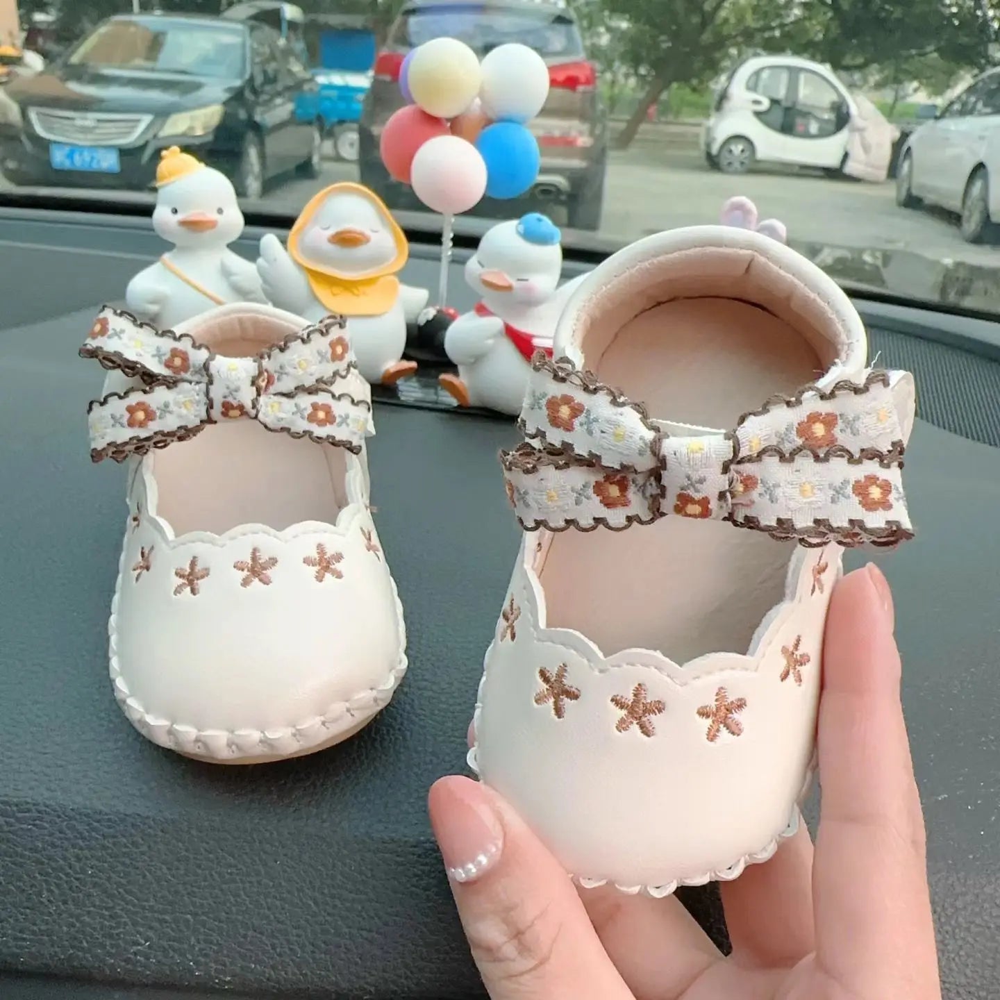 Baby girl princess shoes cute and breathable bow for young children anti slip flower casual sports shoes baby soft soled shoes